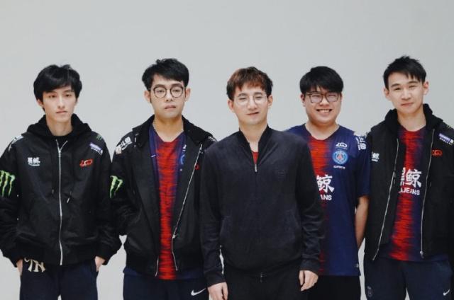 埃因霍温防 埃因霍温防