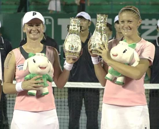 通过出售一 通过出售一